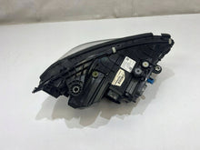 Laden Sie das Bild in den Galerie-Viewer, Frontscheinwerfer Mercedes-Benz W206 A2069062903 Ein Stück (Rechts oder Links) SCH1074423605jy