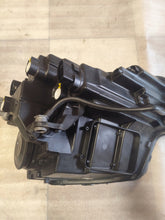 Laden Sie das Bild in den Galerie-Viewer, Frontscheinwerfer Skoda Karoq 57B941009 Links Scheinwerfer Headlight SCH4544703919nc