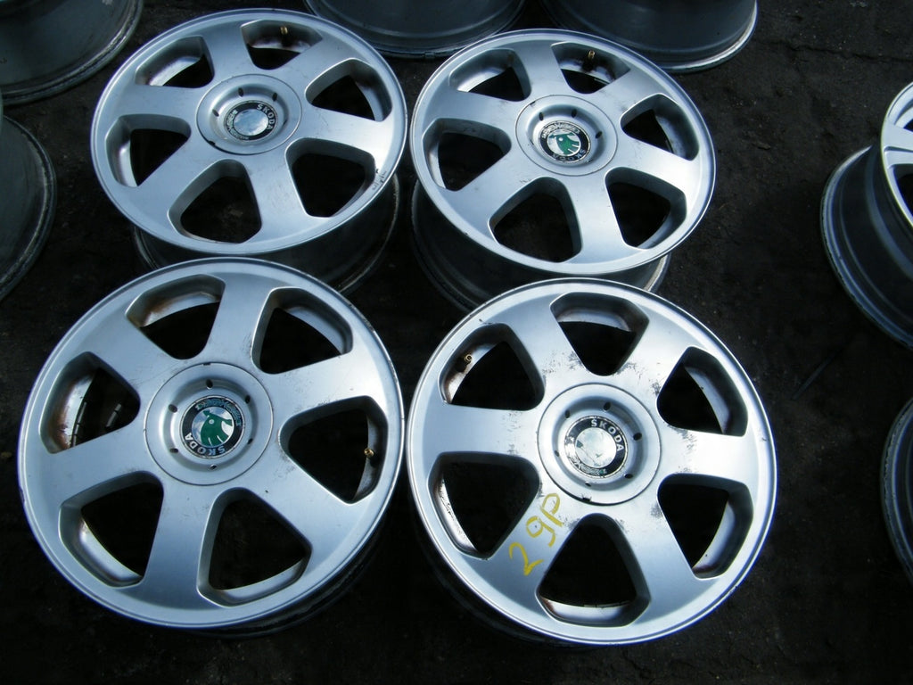 4x Alufelge 15 Zoll 6.5" 5x112 43ET Silber 1K0601025A Seat Octavia Touran