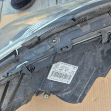 Laden Sie das Bild in den Galerie-Viewer, Frontscheinwerfer Mercedes-Benz W246 A2468200161 Links Scheinwerfer Headlight SCH4553425691qj