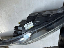 Laden Sie das Bild in den Galerie-Viewer, Frontscheinwerfer Ford Fiesta 8A61-13W029-AF Rechts Scheinwerfer Headlight SCH3953788434pq