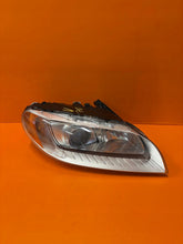 Laden Sie das Bild in den Galerie-Viewer, Frontscheinwerfer Volvo V70 31214348 Xenon Rechts Scheinwerfer Headlight SCH4080266762ze