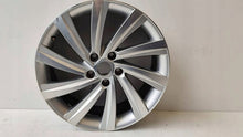 Laden Sie das Bild in den Galerie-Viewer, 1x Alufelge 18 Zoll 5E3601025AG Skoda Octavia 5e3 Iv Rim Wheel FEL2009499063zn