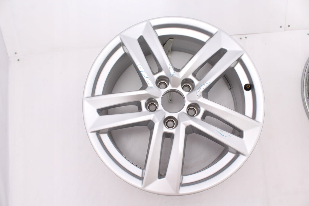 1x Alufelge 17 Zoll 7.0" 5x112 42ET Glanz Silber 8W0601025 Audi Rim Wheel