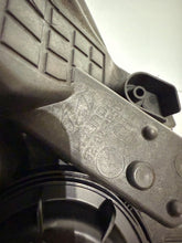 Laden Sie das Bild in den Galerie-Viewer, Frontscheinwerfer Hyundai I 92102-4P500 Rechts Scheinwerfer Headlight