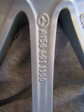 Laden Sie das Bild in den Galerie-Viewer, 4x Alufelge 18 Zoll 6.5&quot; 5x112 38ET Glanz Silber A1564011900 Mercedes-Benz Gla