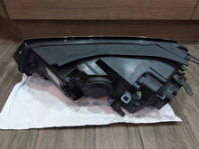 Laden Sie das Bild in den Galerie-Viewer, Frontscheinwerfer VW Touareg 1EJ010328-22 7P1941006 Rechts Headlight