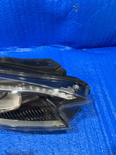 Laden Sie das Bild in den Galerie-Viewer, Frontscheinwerfer Kia Xceed J792111040 92102J7300 LED Rechts Headlight
