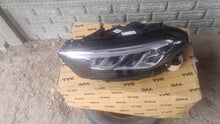 Laden Sie das Bild in den Galerie-Viewer, Frontscheinwerfer Mercedes-Benz W177 A1779064306 Links Scheinwerfer Headlight SCH6432210161mr