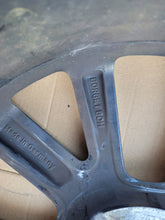 Laden Sie das Bild in den Galerie-Viewer, 1x Alufelge 18 Zoll 7.0&quot; 5x114.3 45ET Glanz Grau 38101875 Mazda Rim Wheel