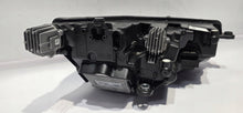 Laden Sie das Bild in den Galerie-Viewer, Frontscheinwerfer Skoda Octavia IV 5E4941015B LED Links Scheinwerfer Headlight SCH8334383787mb