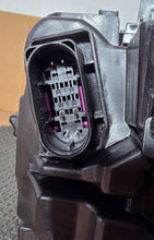 Laden Sie das Bild in den Galerie-Viewer, Frontscheinwerfer Mercedes-Benz W247 2479065107 Links Scheinwerfer Headlight SCH3383055961bt