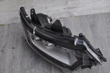 Laden Sie das Bild in den Galerie-Viewer, Frontscheinwerfer Mitsubishi Outlander III 8301C8-64 LED Rechts Headlight