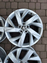 Load image into Gallery viewer, 4x Alufelge 18 Zoll 7.0" 5x114.3 43ET Glanz 5NA601025AD VW Passat Tiguan Arteon FEL8738983055ku