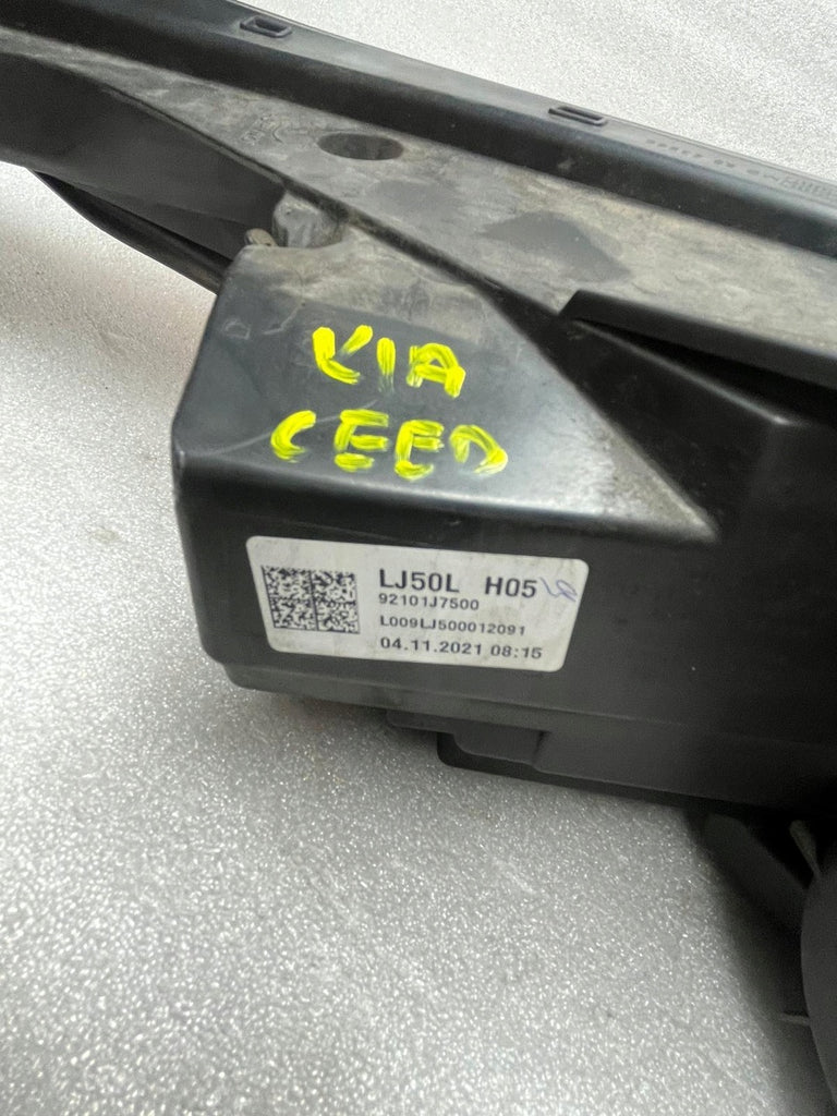 Frontscheinwerfer Kia Ceed 92101J7500 LED Ein Stück (Rechts oder Links)
