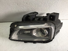 Laden Sie das Bild in den Galerie-Viewer, Frontscheinwerfer Hyundai Kona 9210DD7701 Ein Satz Scheinwerfer Headlight SCH7181380873oz