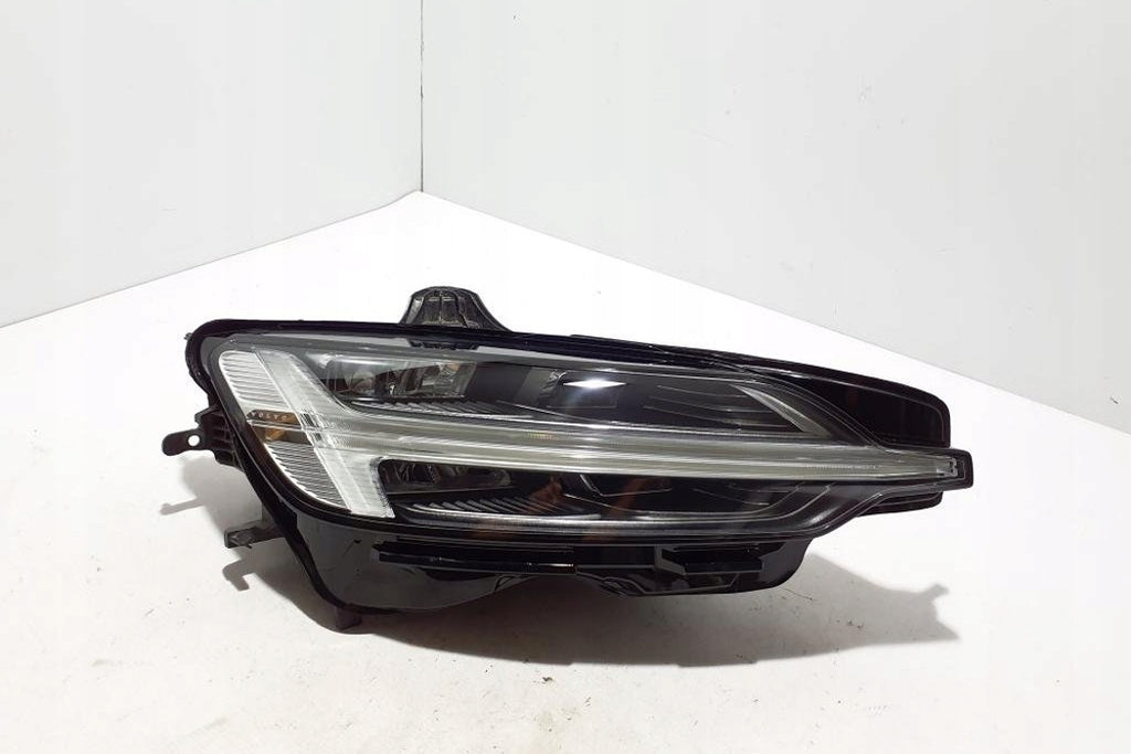 Frontscheinwerfer Volvo 32273038 Rechts Scheinwerfer Headlight SCH8717034800hc