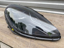 Laden Sie das Bild in den Galerie-Viewer, Frontscheinwerfer Porsche Macan 95B941010AH Rechts Scheinwerfer Headlight SCH5431152722vx