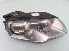 Load image into Gallery viewer, Frontscheinwerfer VW Passat 3C0941752G Rechts Scheinwerfer Headlight SCH7578346095mz