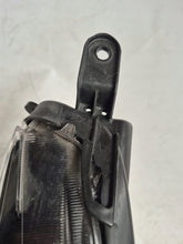 Laden Sie das Bild in den Galerie-Viewer, Frontscheinwerfer Toyota Yaris Rechts Scheinwerfer Headlight SCH2142544703ro