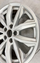 Laden Sie das Bild in den Galerie-Viewer, 1x Alufelge 17 Zoll 7.0" 5x112 34ET Glanz Silber 80A601025J Audi Q5 Q3 Rim Wheel FEL9994382312gk