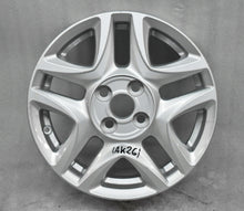 Load image into Gallery viewer, 1x Alufelge 15 Zoll 5.0&quot; 4x100 39ET Glanz Silber HL49431BM Toyota Corolla