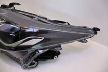Load image into Gallery viewer, Frontscheinwerfer Toyota Corolla 8115002T31 Links Scheinwerfer Headlight SCH8322897330jx