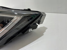 Laden Sie das Bild in den Galerie-Viewer, Frontscheinwerfer Seat Ateca 576941031 Links Scheinwerfer Headlight SCH1194153255us