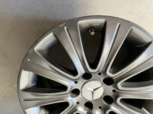 Laden Sie das Bild in den Galerie-Viewer, 1x Alufelge 16 Zoll 8.0&quot; 5x112 46ET Glanz Graphit A2124015802 Mercedes-Benz W212