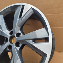 Laden Sie das Bild in den Galerie-Viewer, 1x Alufelge 20 Zoll 9.0" 5x112 89A601025L Audi Q4 Rim Wheel FEL3762964779pt