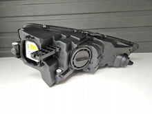 Load image into Gallery viewer, Frontscheinwerfer Audi A4 B9 8W0941005 Xenon Ein Stück (Rechts oder Links)