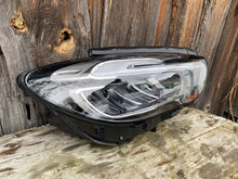 Laden Sie das Bild in den Galerie-Viewer, Frontscheinwerfer Mercedes-Benz W247 A2479061004 LED Rechts Headlight