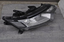Laden Sie das Bild in den Galerie-Viewer, Frontscheinwerfer Mitsubishi Outlander III 8301C8-64 LED Rechts Headlight