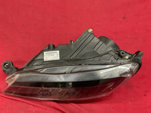 Load image into Gallery viewer, Frontscheinwerfer Skoda Superb III 3V1941015B Xenon Links Scheinwerfer Headlight SCH6309218681bm