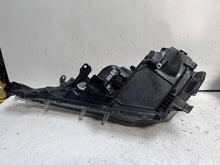Laden Sie das Bild in den Galerie-Viewer, Frontscheinwerfer Toyota Rav 4 W0836 Ein Satz Scheinwerfer Headlight SCH8425900431zc