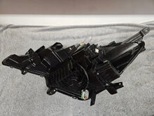 Laden Sie das Bild in den Galerie-Viewer, Frontscheinwerfer Mitsubishi Mirage Space Star 26010W410P LED Rechts Headlight