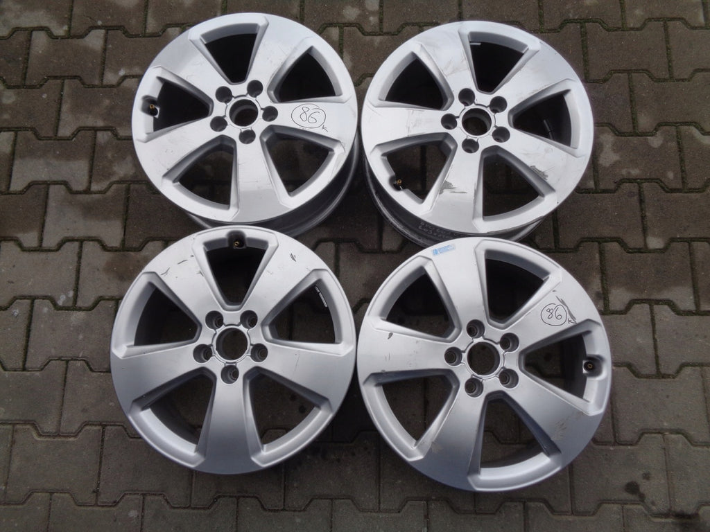 4x Alufelge 17 Zoll 6.0" 5x112 48ET Glanz Silber 8V0601025C Audi A3 Golf