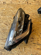 Laden Sie das Bild in den Galerie-Viewer, Frontscheinwerfer Renault Clio V 260604183R 260108676R Ein Satz Headlight