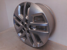 Laden Sie das Bild in den Galerie-Viewer, 1x Alufelge 17 Zoll 6.0&quot; 5x114.3 50ET MG93459465 Renault Trafic Rim Wheel