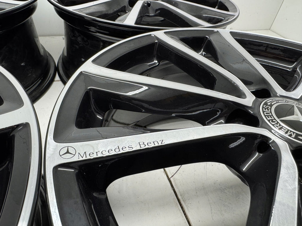 4x Alufelge 18 Zoll 7.5" 5x112 52ET Glanz Schwarz A2464010600 Mercedes-Benz Cla FEL4250877745cd