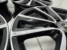 Laden Sie das Bild in den Galerie-Viewer, 4x Alufelge 18 Zoll 7.5" 5x112 52ET Glanz Schwarz A2464010600 Mercedes-Benz Cla FEL4250877745cd