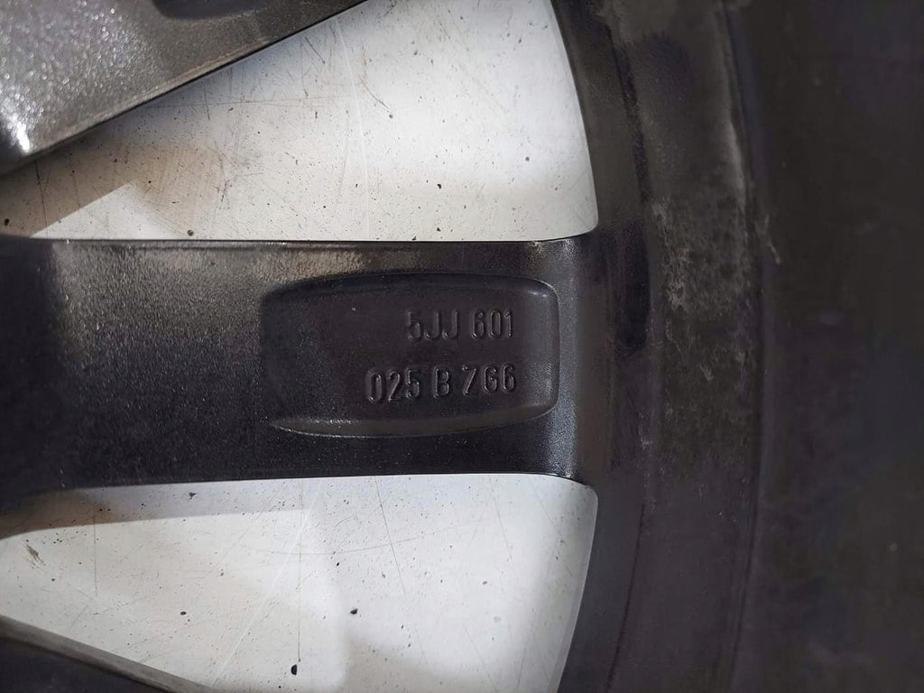 1x Alufelge 17 Zoll 7.0" 5x112 5JJ601025 Skoda Rapid Rim Wheel