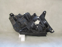 Laden Sie das Bild in den Galerie-Viewer, Frontscheinwerfer Skoda Enyaq 5LB941015B LED Links Scheinwerfer Headlight