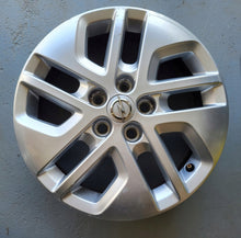 Laden Sie das Bild in den Galerie-Viewer, 1x Alufelge 17 Zoll 7.0&quot; 5x118 50ET 93459465 Opel Vivaro Rim Wheel