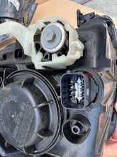 Load image into Gallery viewer, Frontscheinwerfer Hyundai I10 92102-B9000 Ein Stück (Rechts oder Links)