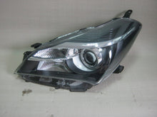 Laden Sie das Bild in den Galerie-Viewer, Frontscheinwerfer Toyota Yaris Links Scheinwerfer Headlight