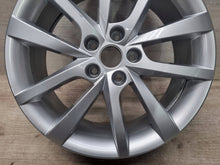 Laden Sie das Bild in den Galerie-Viewer, 1x Alufelge 18 Zoll 43ET Glanz Schwarz 565601025D Skoda Kodiaq Rim Wheel FEL4466048828tv