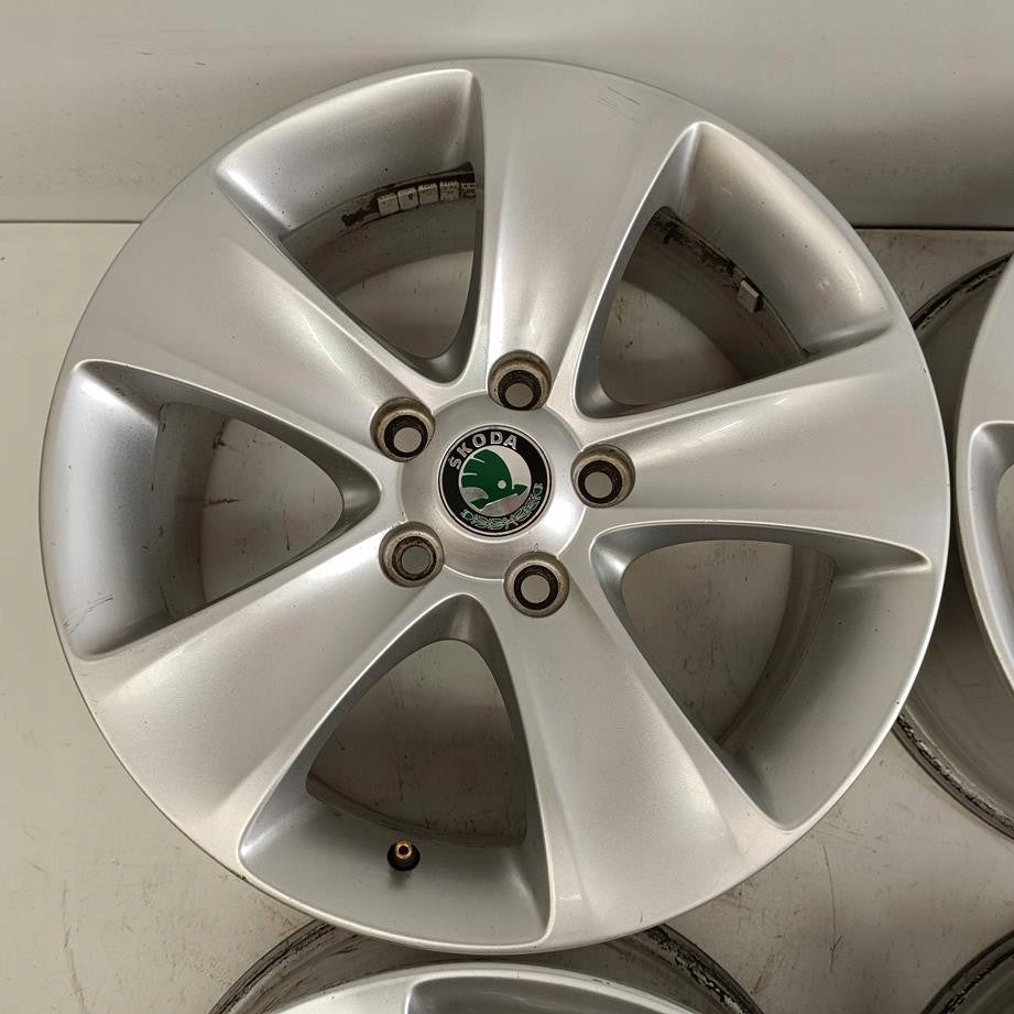 4x Alufelge 16 Zoll 6.5" 5x112 45ET Glanz Silber 3T0601025N Seat II Superb I FEL9525502371av