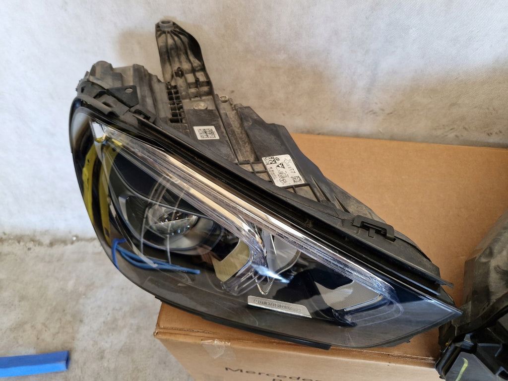 Frontscheinwerfer Mercedes-Benz Gla A1679066706 A1679066606 LED Ein Satz SCH9739351282jv