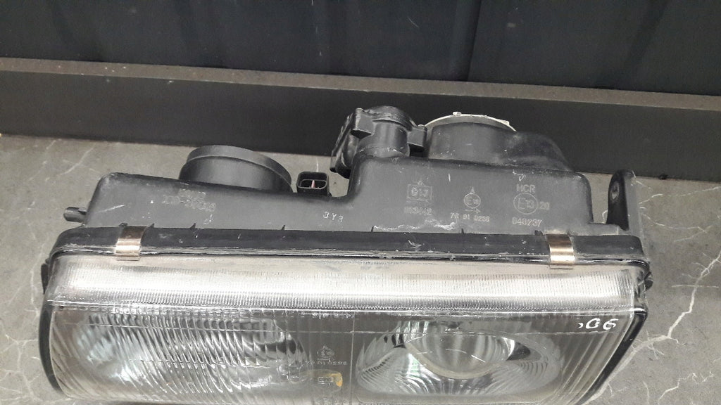 Frontscheinwerfer Mitsubishi Delica 100-37619 Links Scheinwerfer Headlight